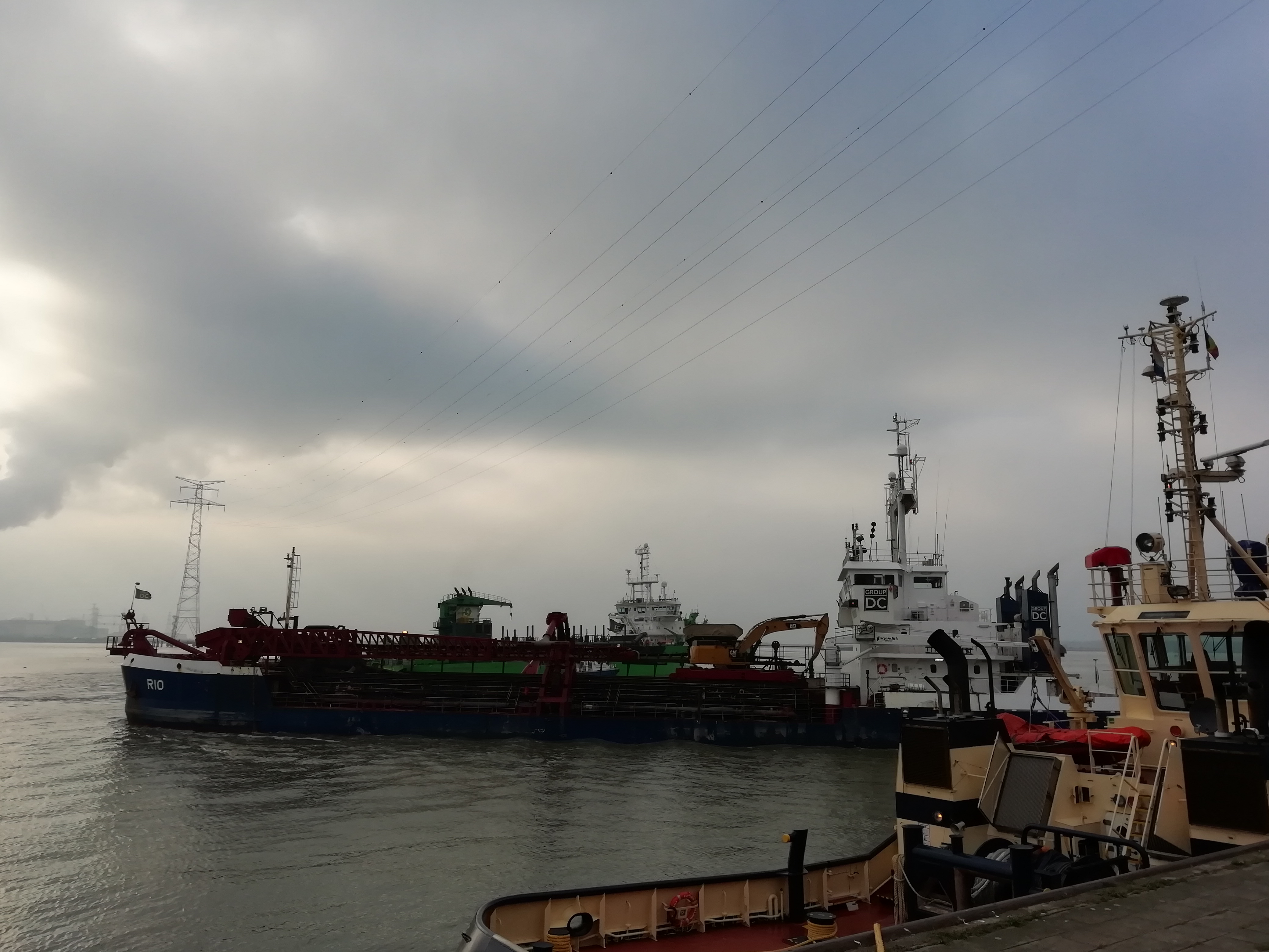 Maintenance and infrastructure dredging works in the port of Antwerp